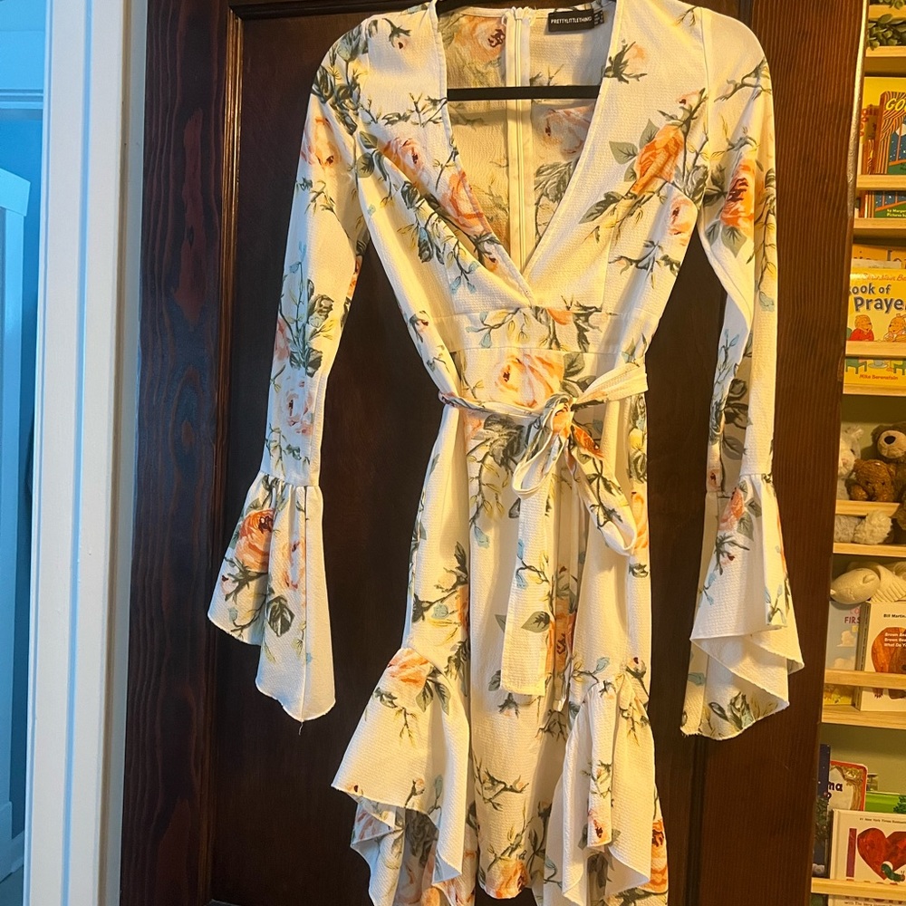 Super cute summer dress, a little sexy!